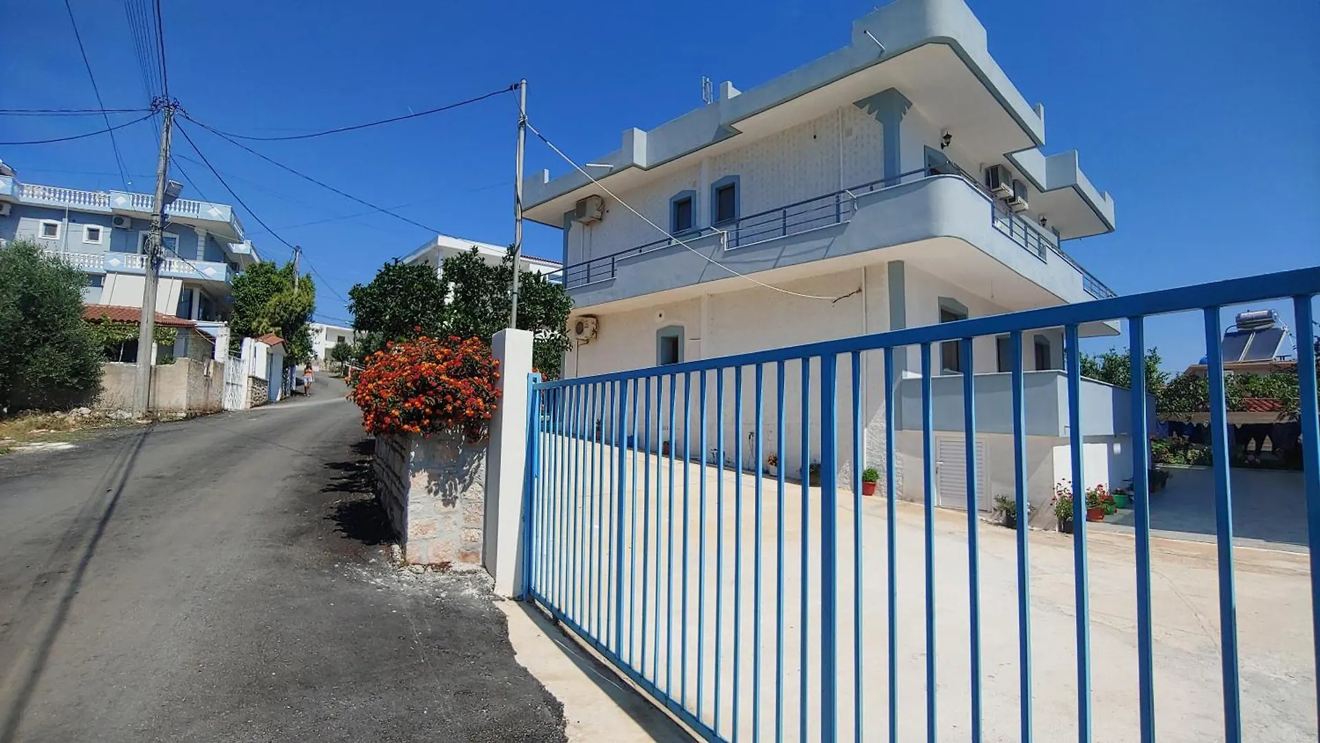 Villa Zeka Ксамил 0*,