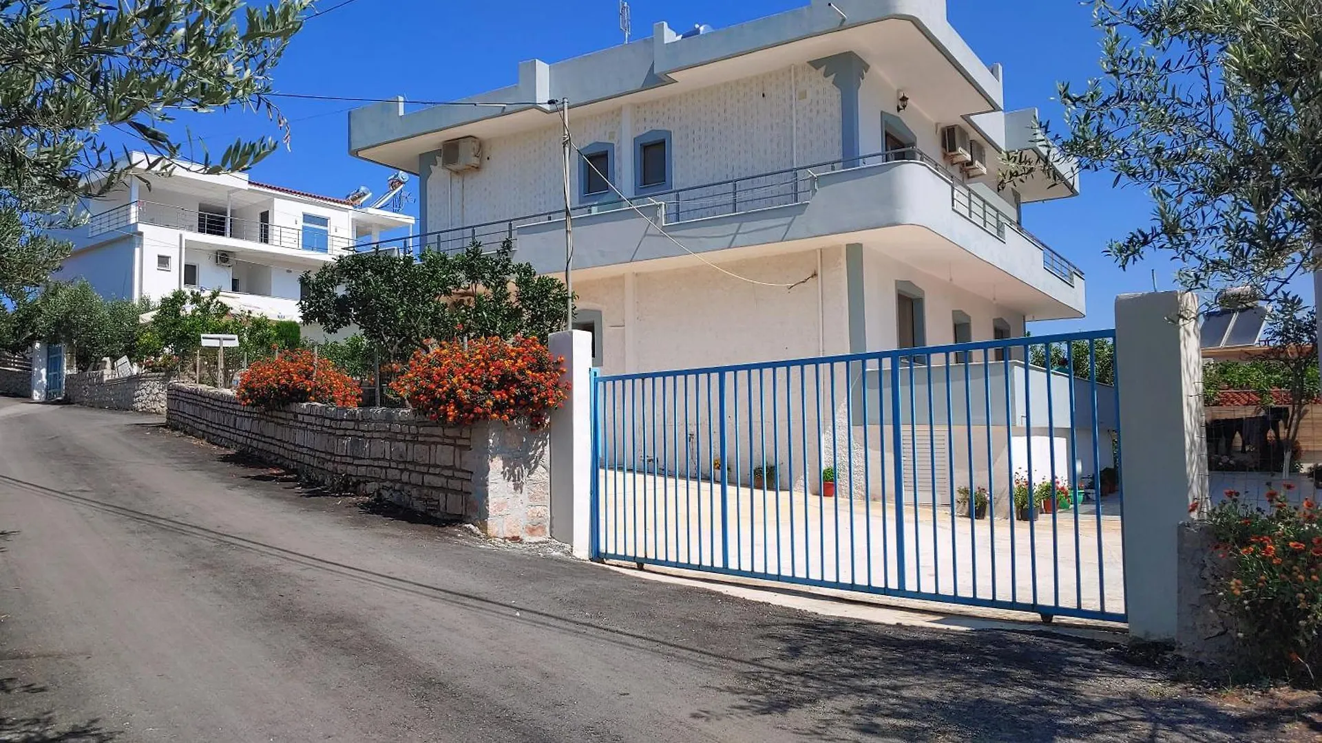 Villa Zeka Ксамил Гостевой дом