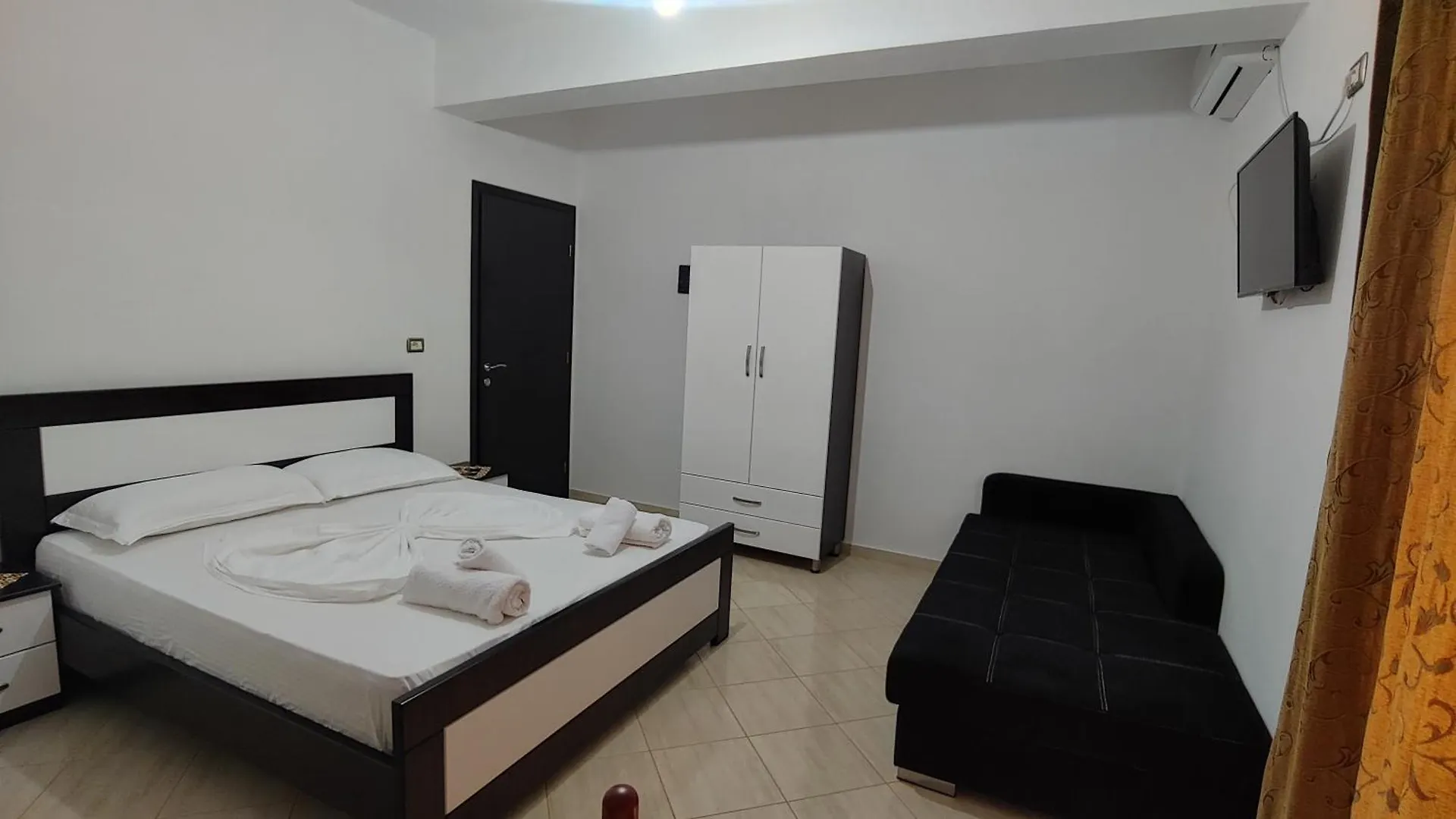 Villa Zeka Ксамил Гостевой дом